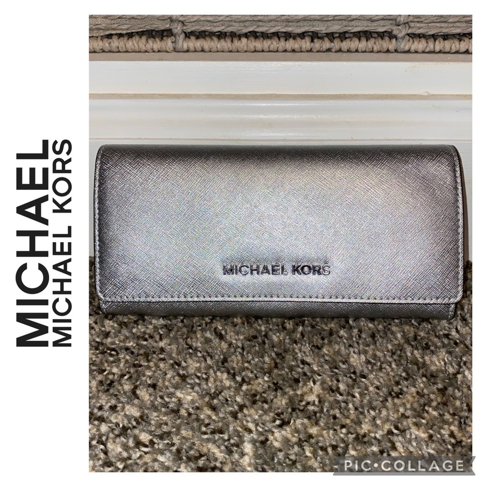 Michael Kors jet set trifold genuine leather wallet